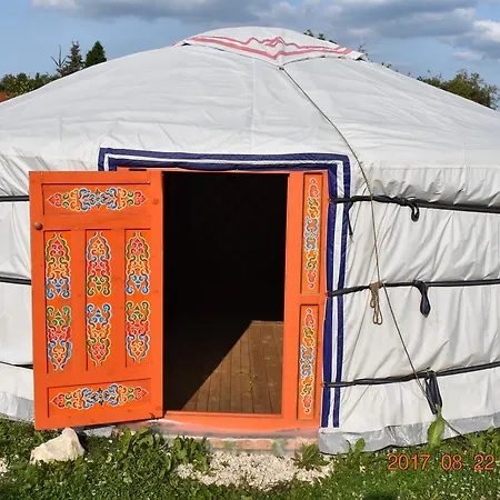 Bakonyi Parque de Campismo Zirc