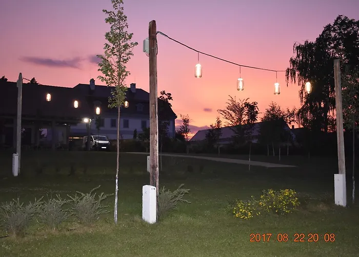 مكان تخييم Bakonyi *