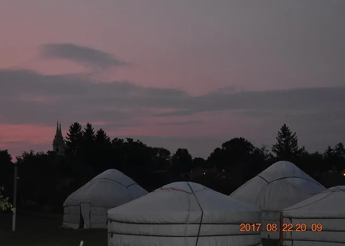 مكان تخييم Bakonyi