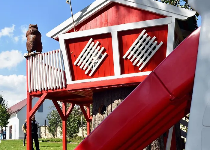 مكان تخييم Bakonyi *