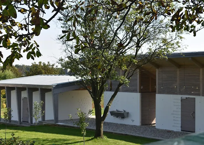 Bakonyi مكان تخييم