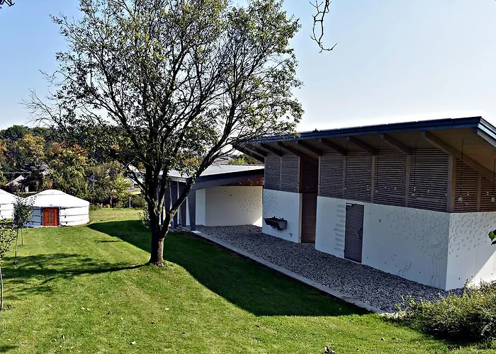 مكان تخييم Bakonyi *