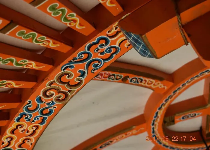 Bakonyi مكان تخييم *