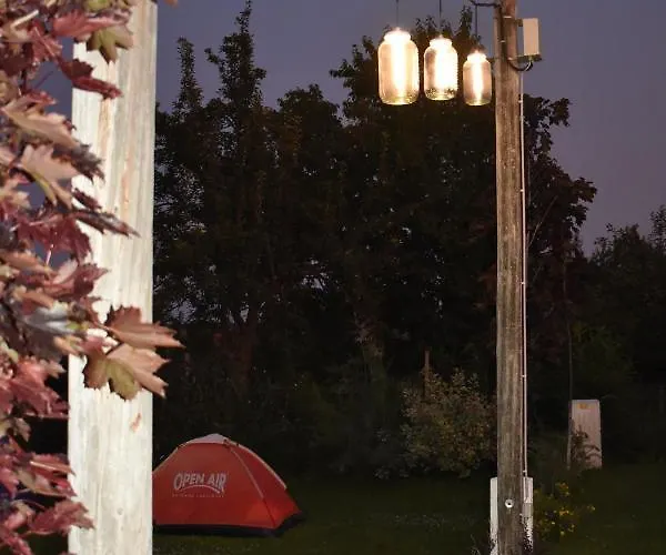 مكان تخييم Bakonyi